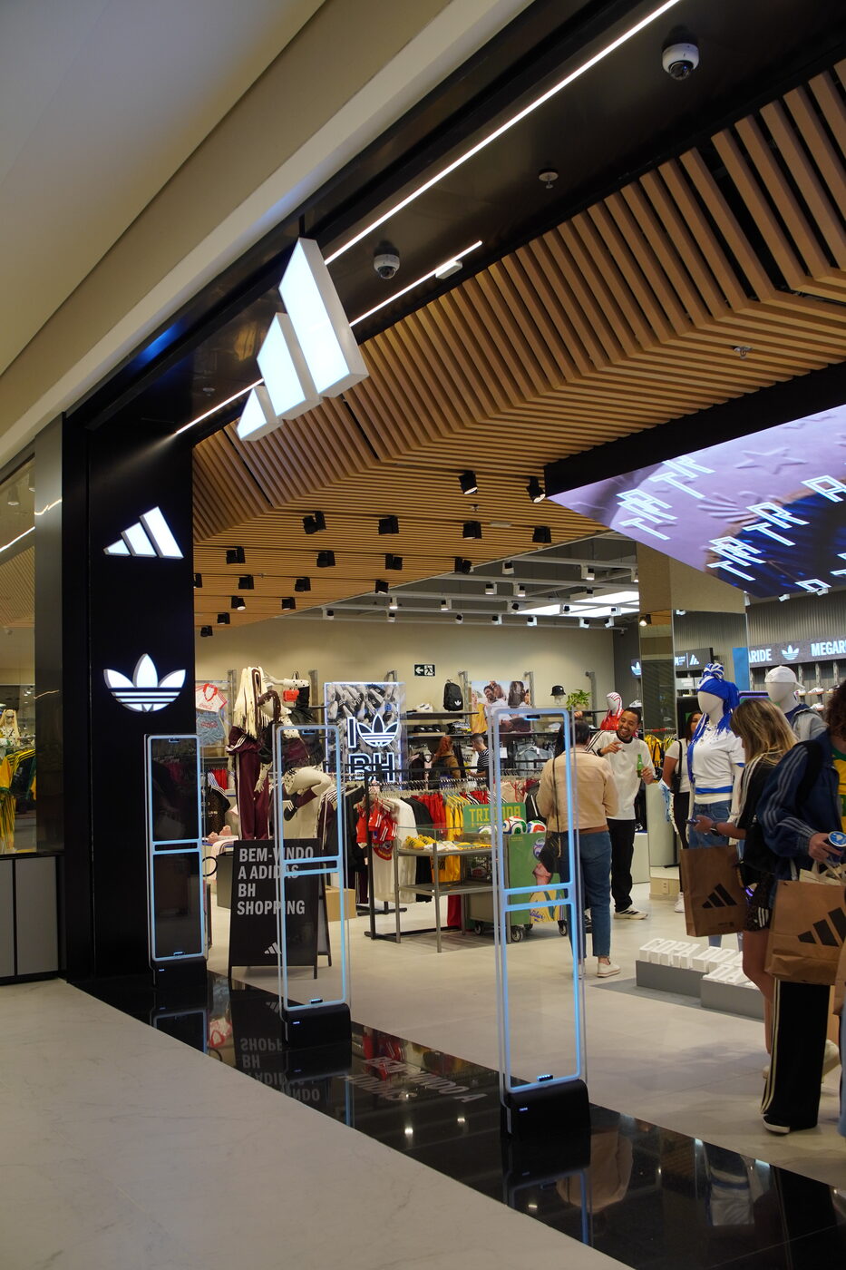 Adidas · BH Shopping